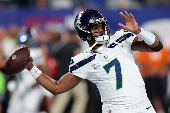 Seattle Seahawks quarterback Geno Smith (7) warms up before a game against the New York Giants at MetLife Stadium.